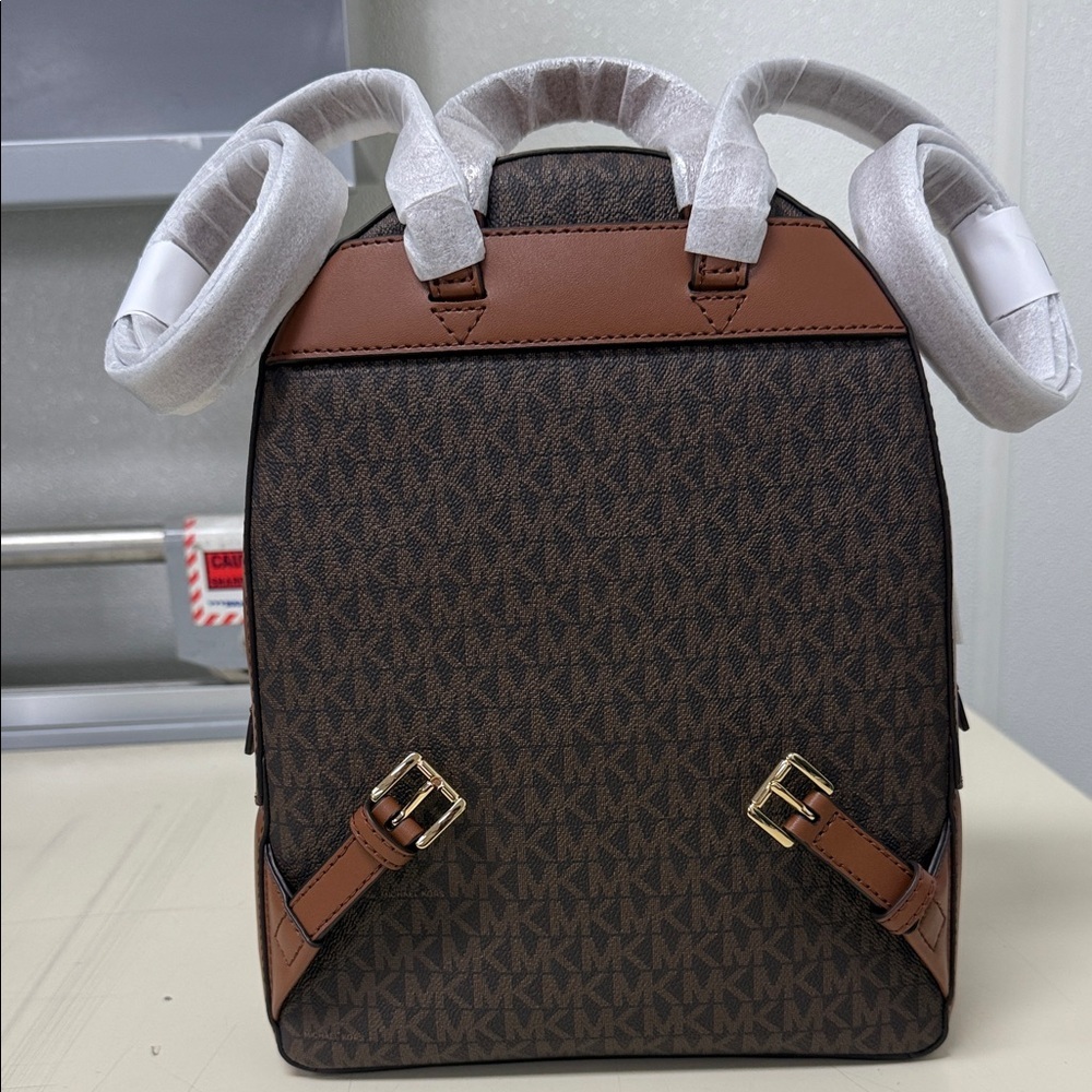 Michael Kors Jaycee Medium Logo‎ Backpack - Picture 2 of 5
